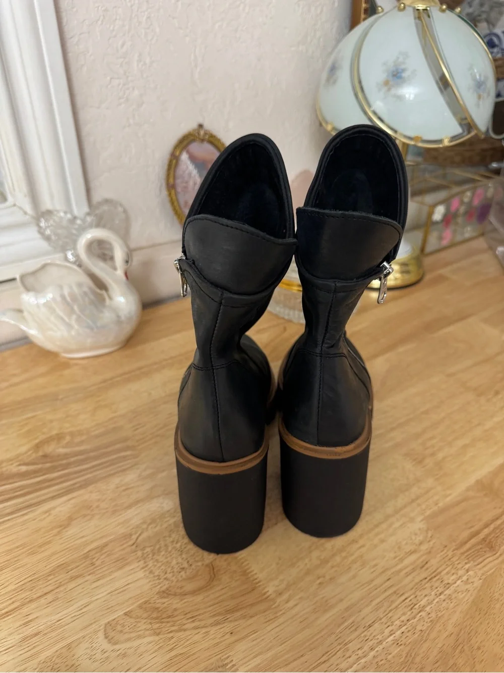 Free People black leather chunky platform ankle boots in size 38.5 🖤 Grunge Boho